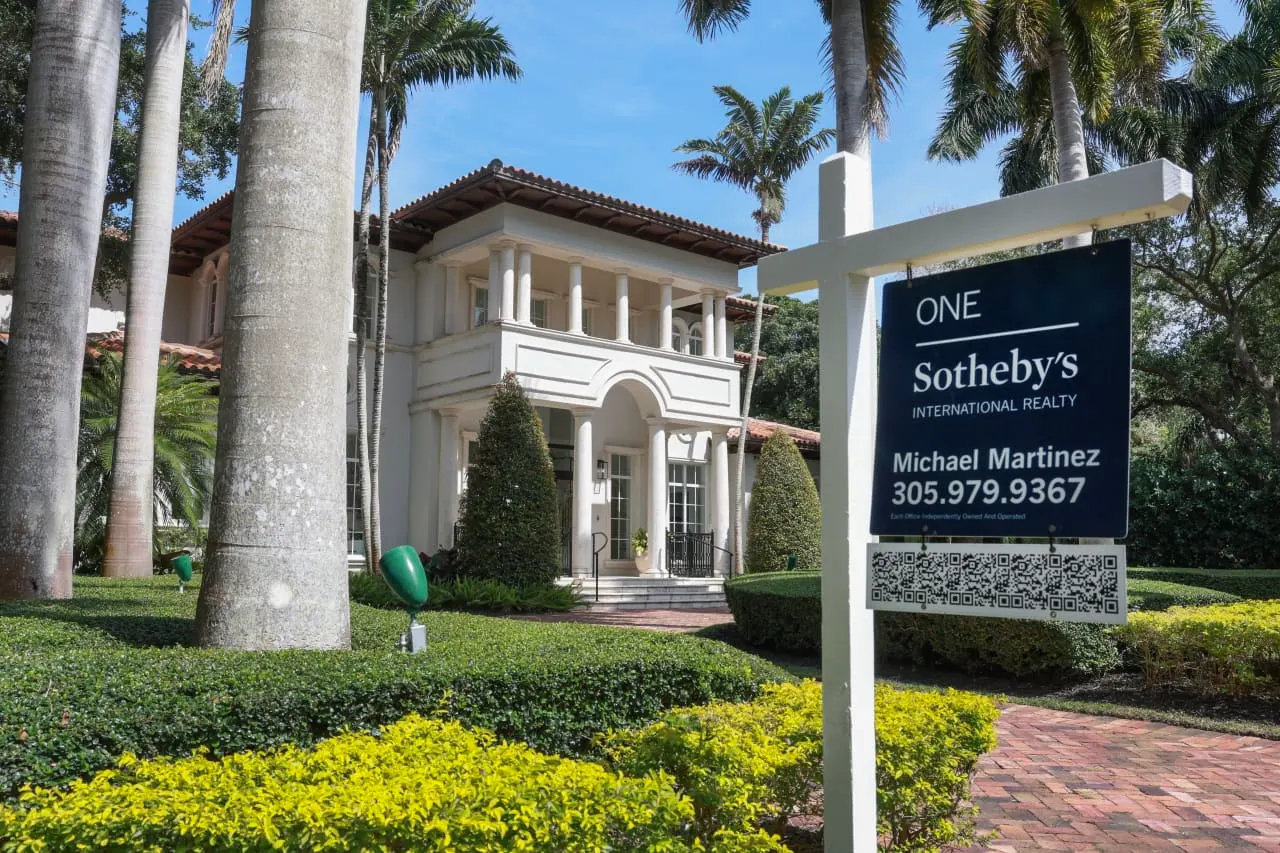 3 reasons why home prices keep going up, even though fewer people are buying