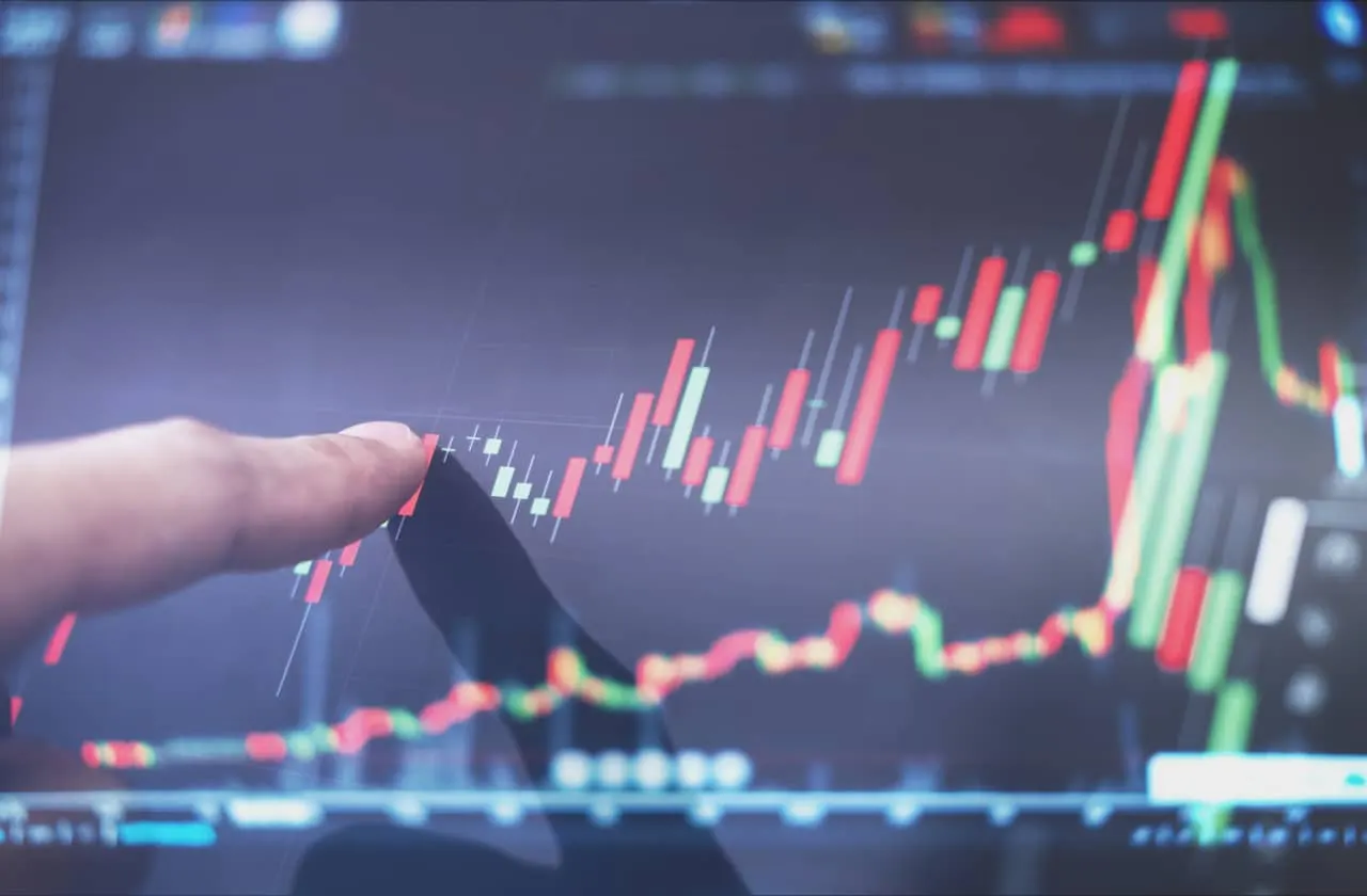 A dot-com survivor warns retail investors against buying the tech dip: ‘You’re taking a knife to a gunfight.’