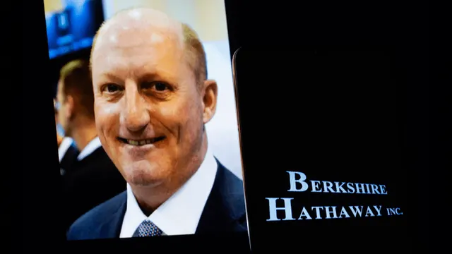 Warren Buffett’s Successor Started Out Selling Empty Soda Bottles for 5 Cents. Now He Runs Berkshire Hathaway