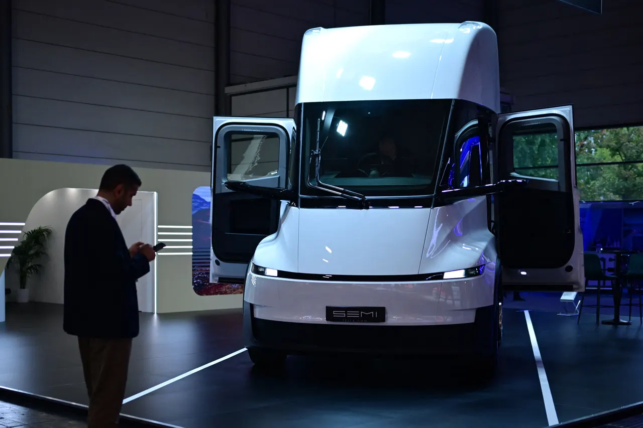 Nearly a Decade Later, the Electric Tesla Semi Is Here