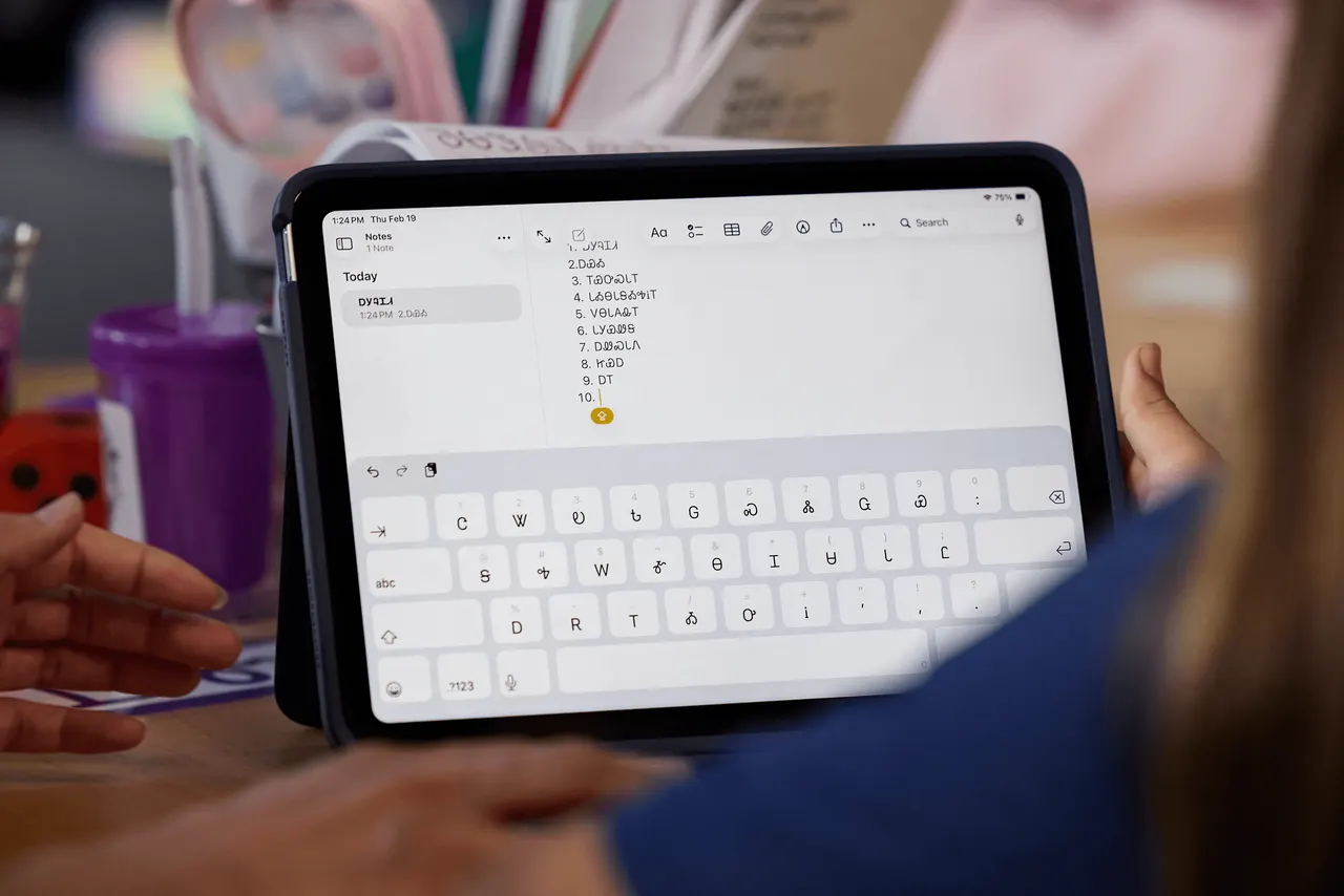 How Apple Puts Indigenous Languages on the iPhone Keyboard