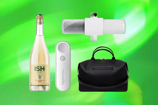 Best Gifts for Mom (2026): Digital Wall Calendars, Better Bags, Personalized Jewelry, and More