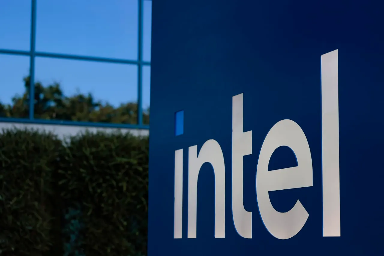 Why a former Intel skeptic is giving up his negative call on the stock after four years