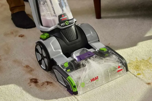 My cats hate to see this great upright carpet cleaner coming