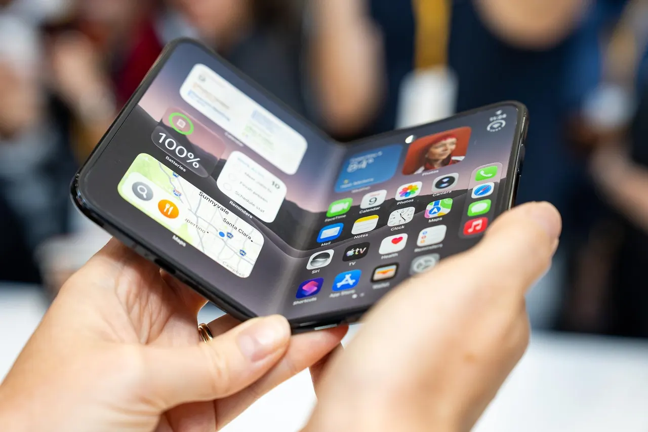 Repairing the iPhone Duo’s folding screen costs as much as a new iPhone