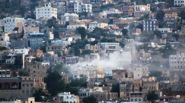 Drinking water supplies dwindle in Yemeni city besieged by Houthi rebels