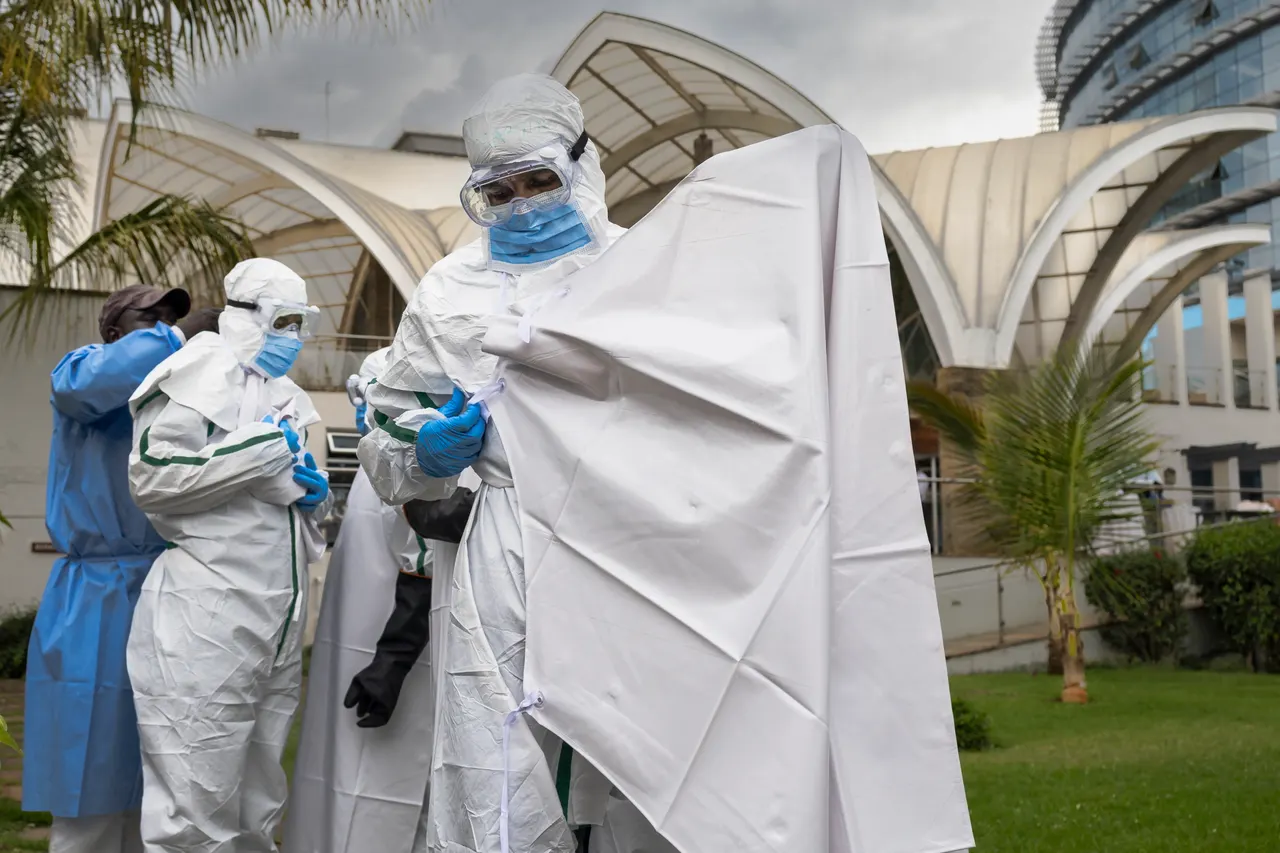 Authorities investigating whether first Kenyan and Nigerian Ebola cases crossed paths