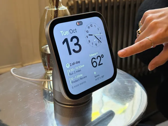 I tried out Apple’s HomeView smart display