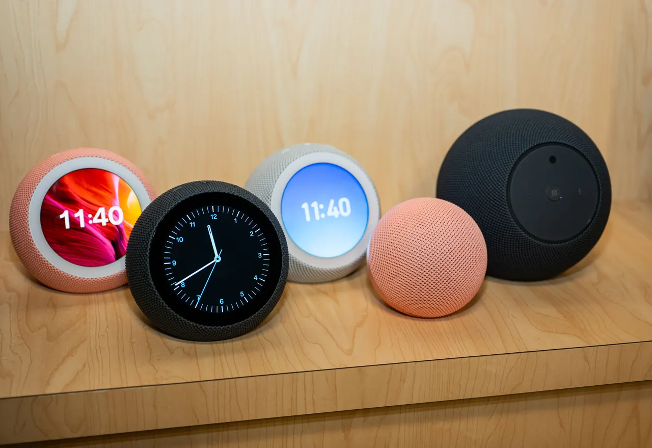 Amazon Adds an Alexa Photo Frame and a Bedside Clock to Its Echo Family