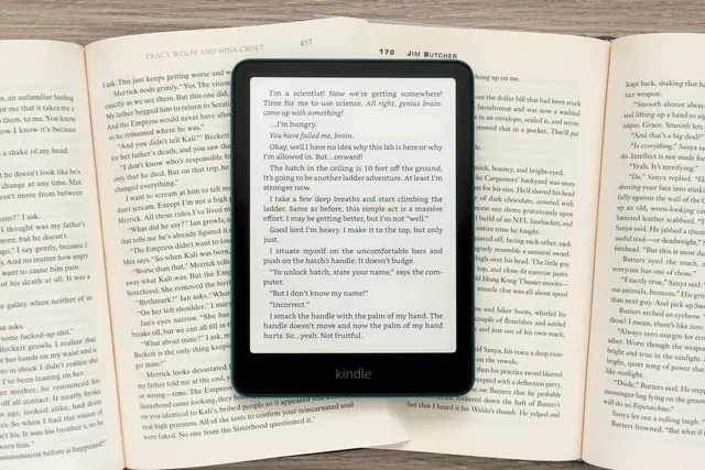 Amazon’s last-gen Kindle Paperwhite is 30 percent off