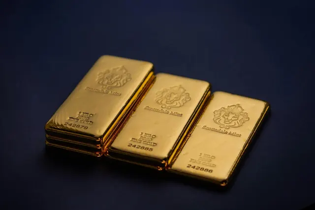 Bitcoin outperforms gold, $100,000 surge in play