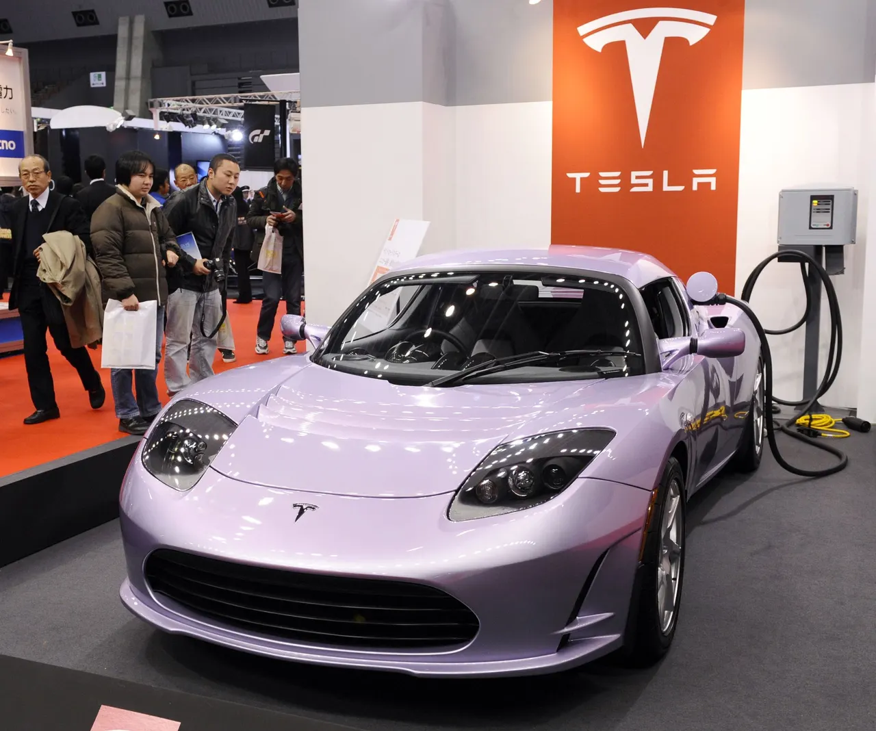 Tesla’s Roadster 2 Is Late—and Entering a Different EV World