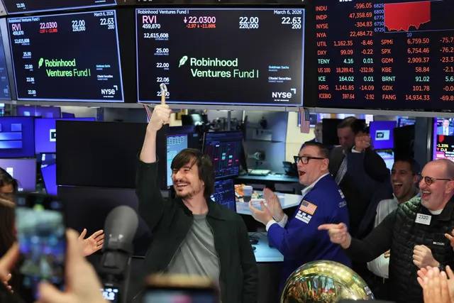 Robinhood adds AI agents, perps and weekend trading in push to win active traders