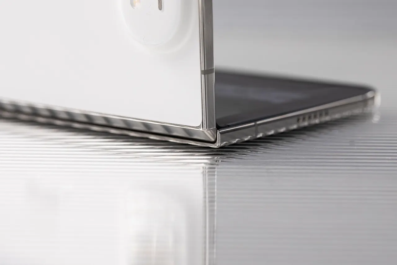 Apple acknowledges iPhone Duo display ‘issues’ after reports of cracked screens