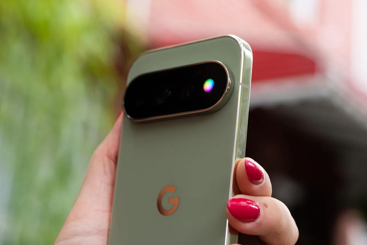 The Pixel 11 Pro and Pro XL phones are $250 off