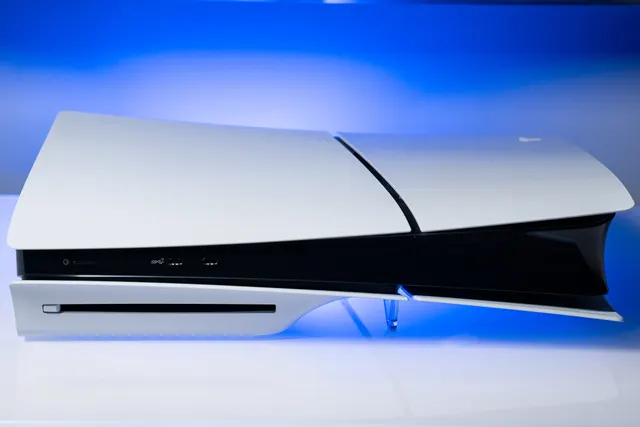 Refurbished PS5 consoles include second controller for an extra $18