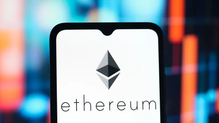 Bitwise Report Shows Ethereum Stakes Record 43.8M ETH as Yields Fall