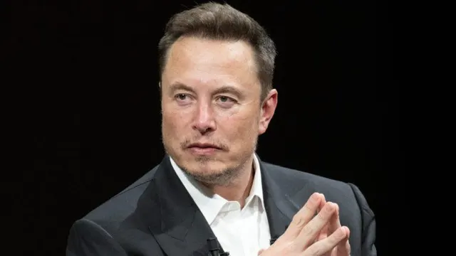 Musk Sees SpaceX Worth Far More Than Earth’s Economy; Saylor Is Bullish