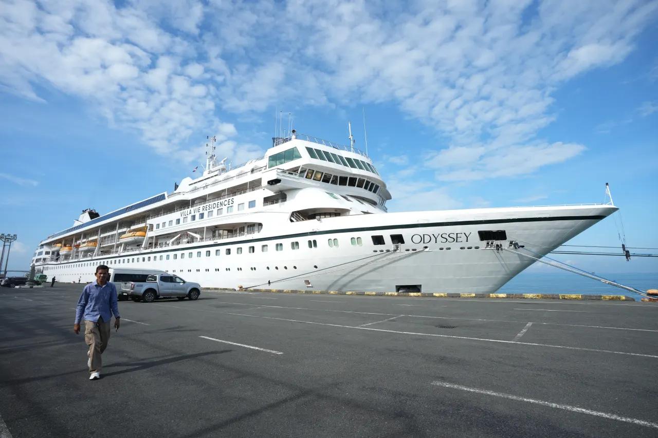 A U.S. cruise ship suspends a global voyage due to fuel costs, stranding 200 passengers