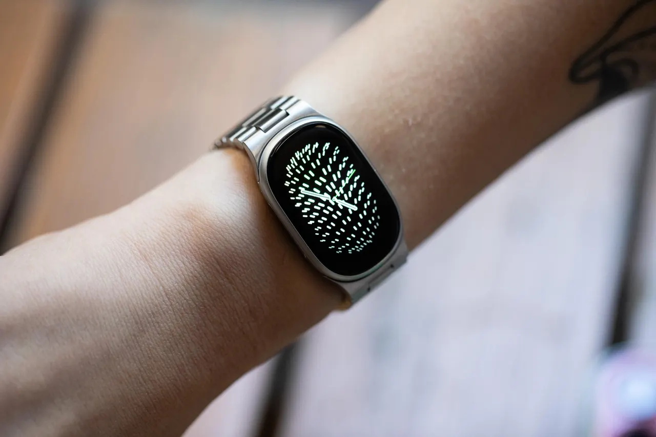Everything old is new again with the Fitbit Edge