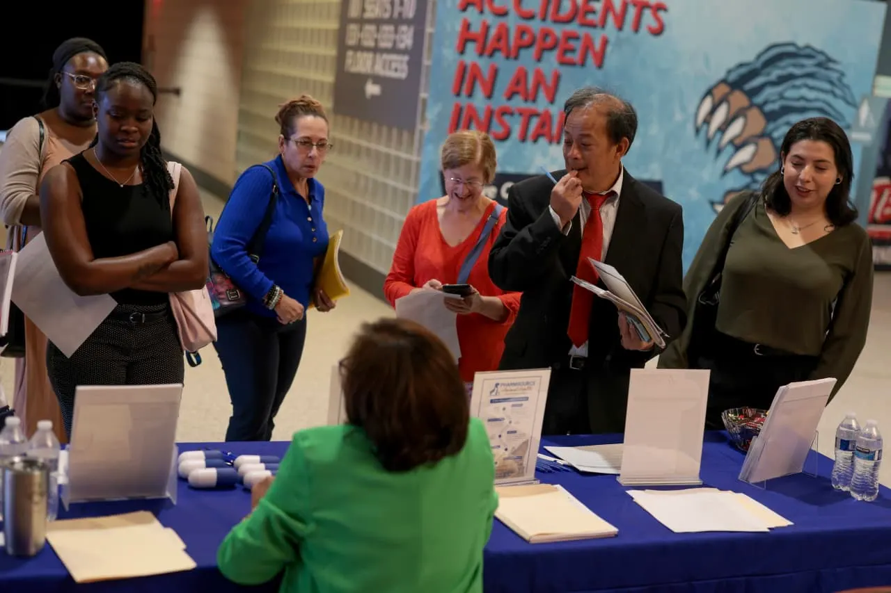 The best industry to change jobs to get paid more money — and the worst